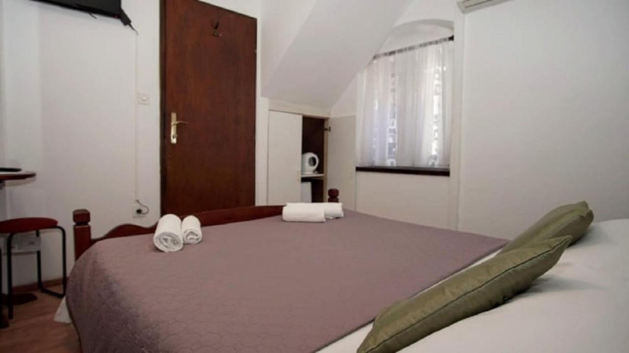 Rooms & Studio Stipcic Trogir Extérieur photo