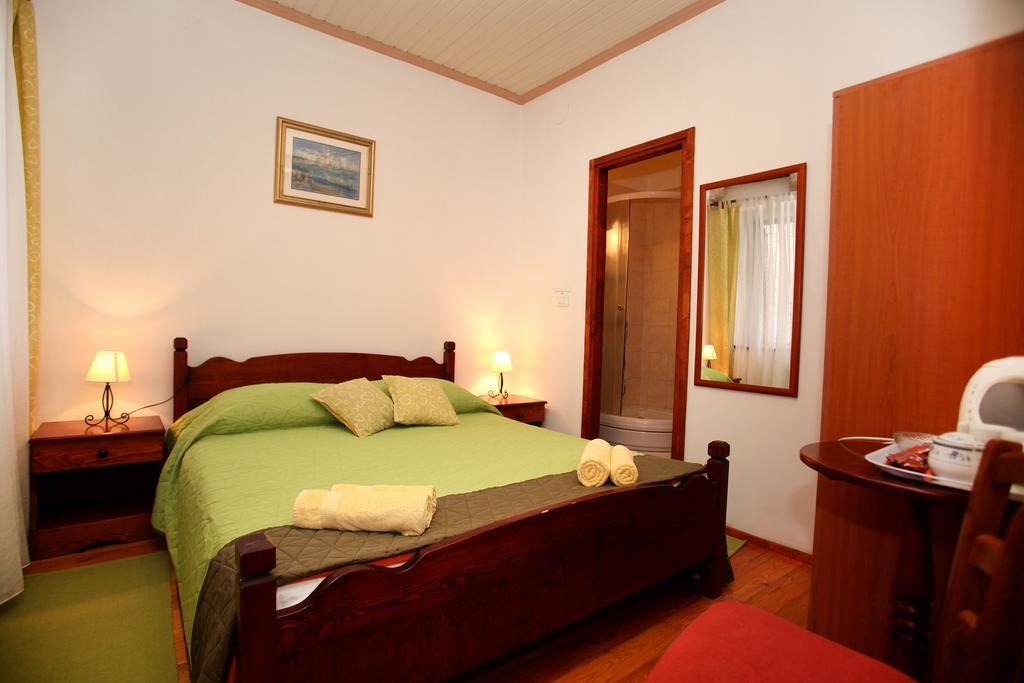 Rooms & Studio Stipcic Trogir Extérieur photo