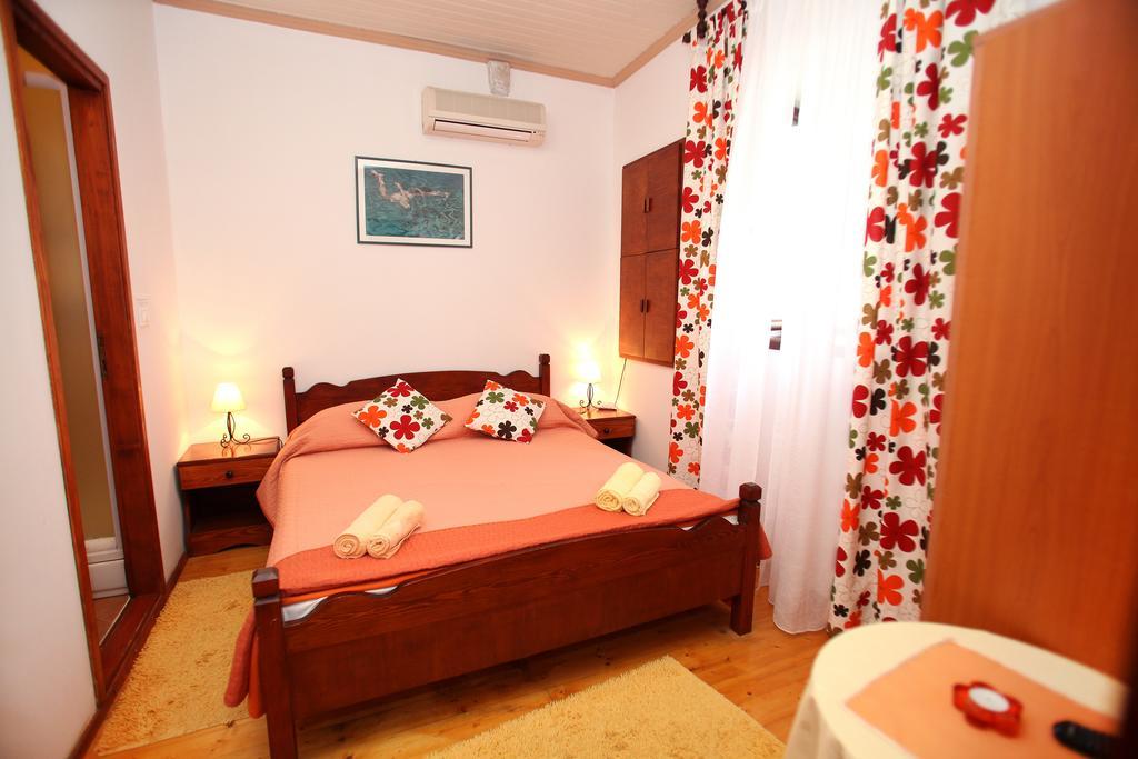 Rooms & Studio Stipcic Trogir Extérieur photo