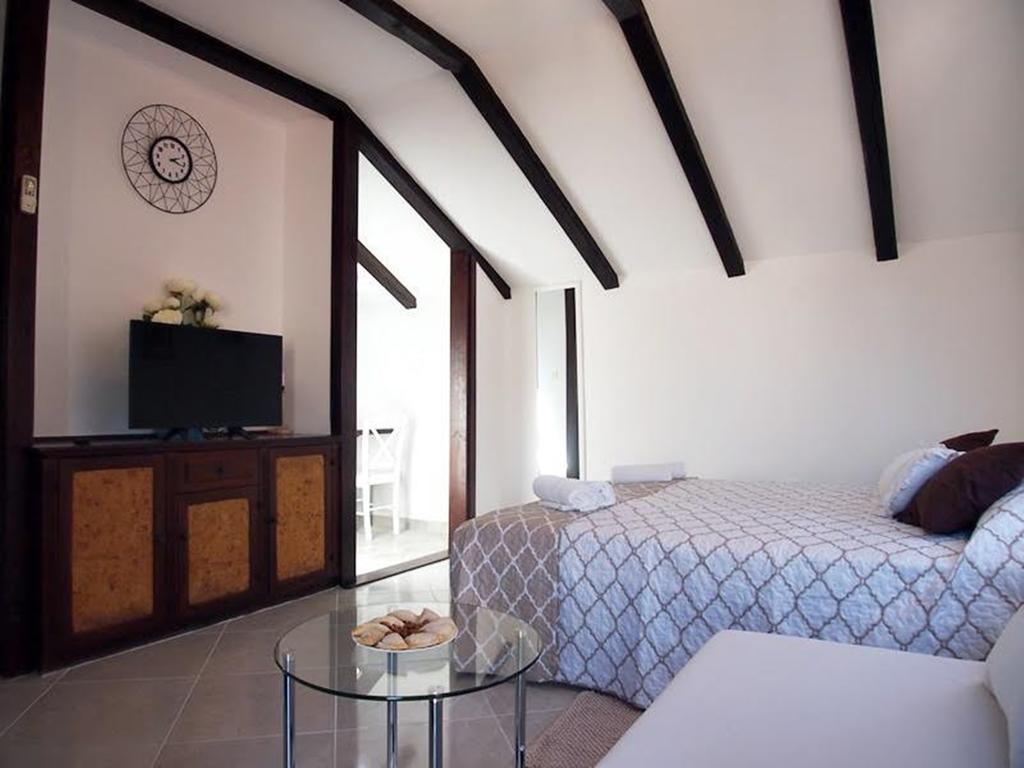 Rooms & Studio Stipcic Trogir Extérieur photo